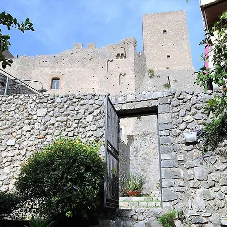 בית נופש Le Chateaux A ספרלונגה