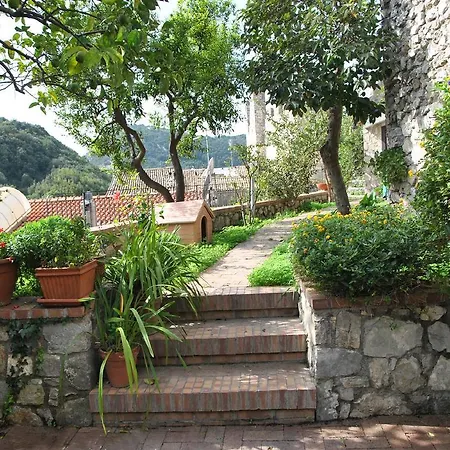 Le Chateaux A ספרלונגה