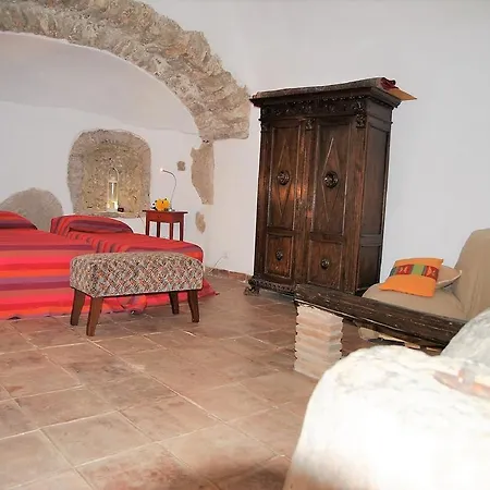 Le Chateaux A *